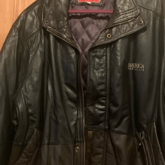 Leather Men’s Perry Ellis Jacket in Good Condition - Picture 6 of 8
